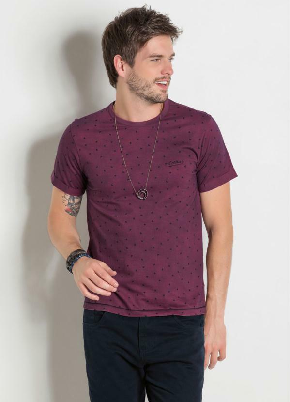 Imagem do CAMISETA DETALHE DE ESTAMPA BORDÔ CAMISETA DETALHE DE ESTAMPA BORDÔ