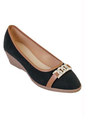 Sapato Anabela (Preto) com Detalhe Dourado