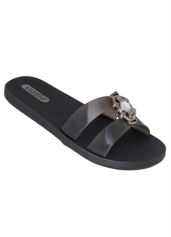 Chinelo (Preto) com Adere�o no Cabedal