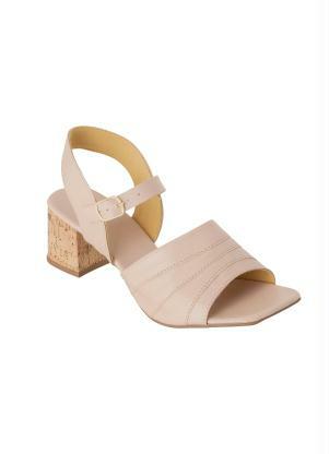Sandália (Bege) com Bico Quadrado Sandália (Bege) com Bico Quadrado