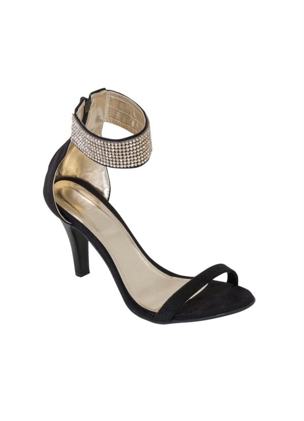 Sand�lia (Preta) Salto Fino com Tornozeleira Stras
