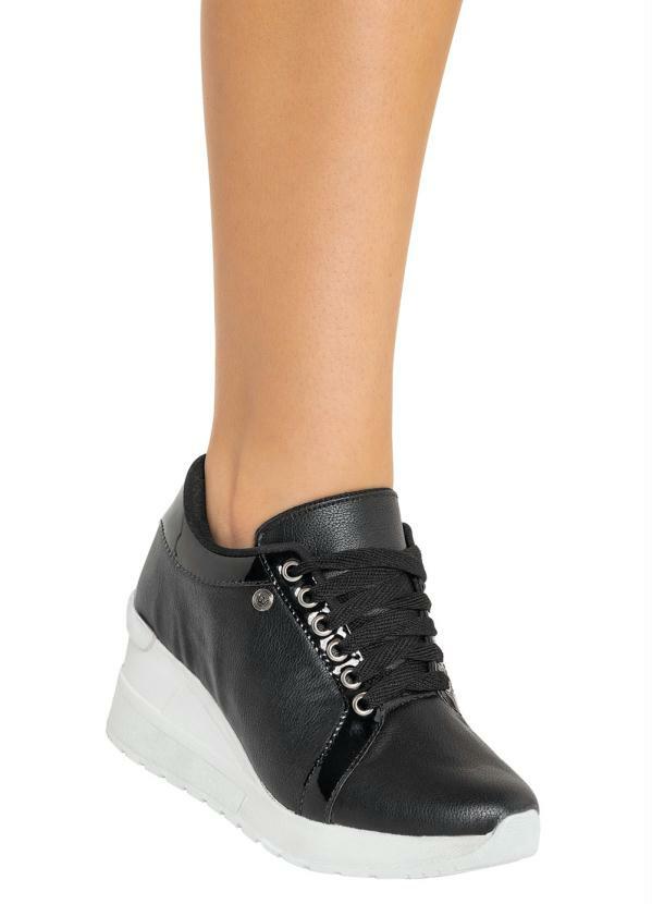 sneaker preto