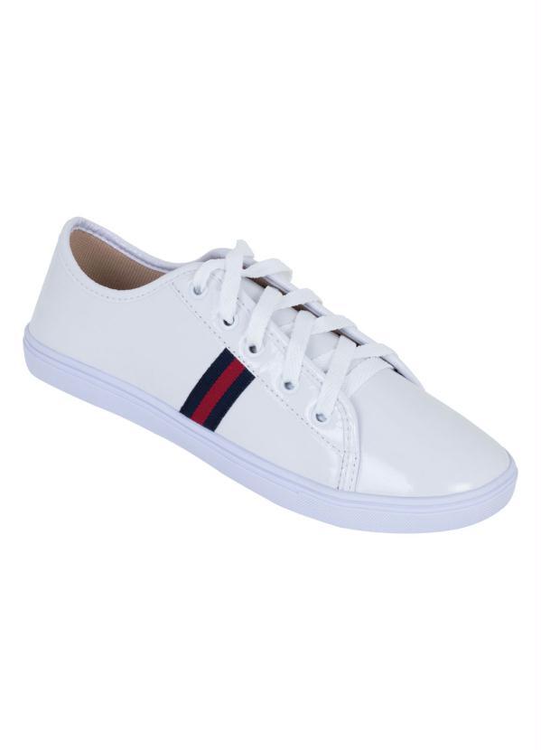 tenis com listra branca