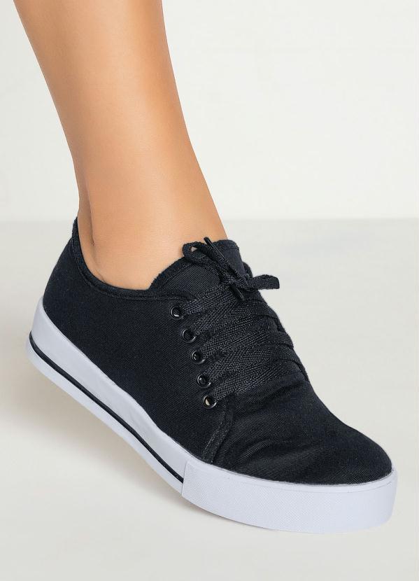 Tênis Preto com Cadarço Extra - Perfecta