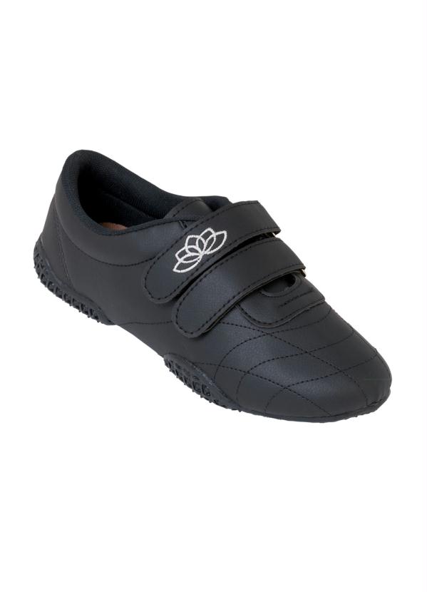 tenis preto de velcro