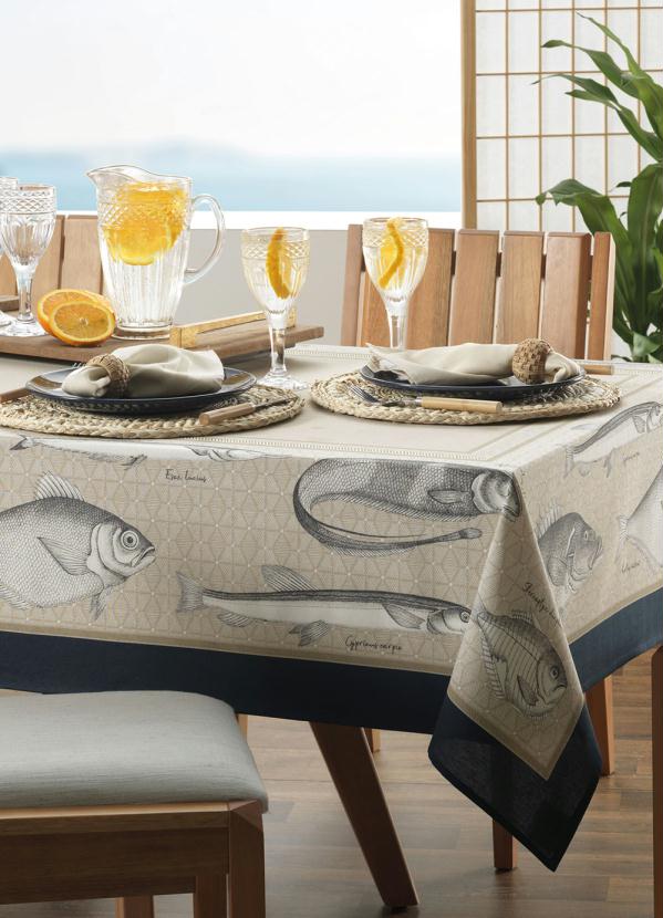 Toalha de Mesa Quadrada (Bege) (1 Pe�a)