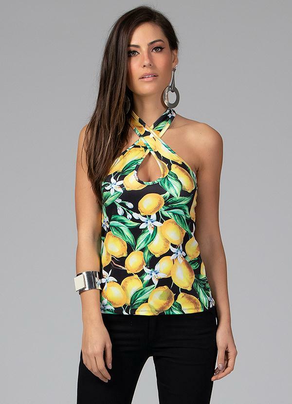 decote cruzado na frente