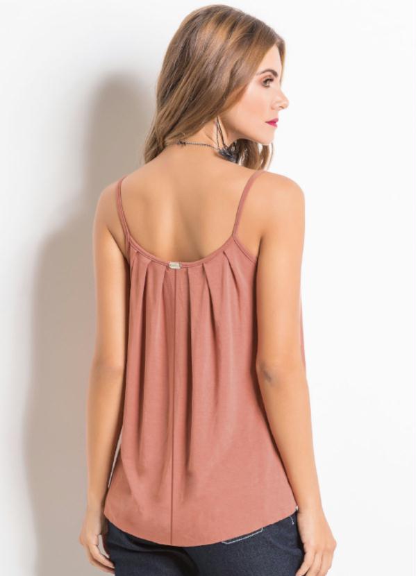 blusa com decote drapeado