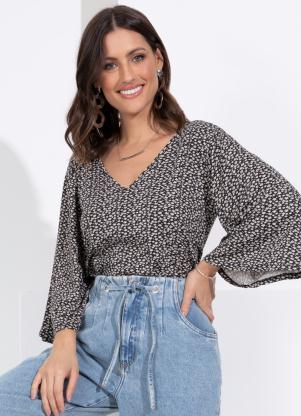 Blusa com Decote V e Mangas Evas� (Margaridas)