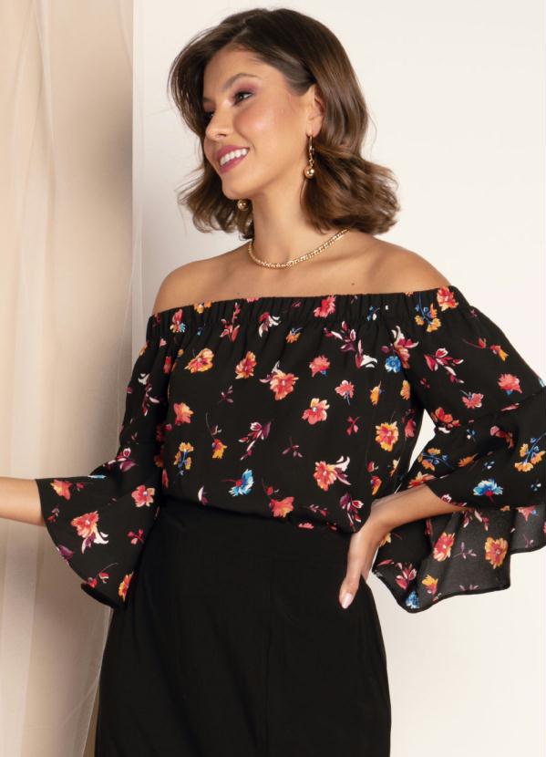 Blusa (Floral Preto) com Mangas Evasê Blusa (Floral Preto) com Mangas Evasê