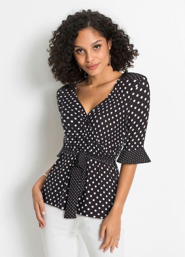 Blusa Poá com Decote Transpassado e Babado (Preta) Blusa Poá com Decote Transpassado e Babado (Preta)