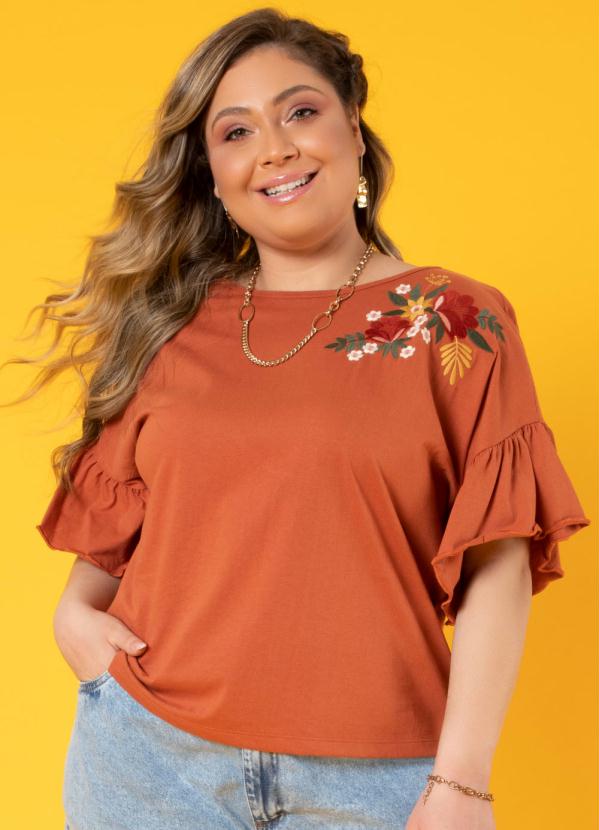 blusas com bordados