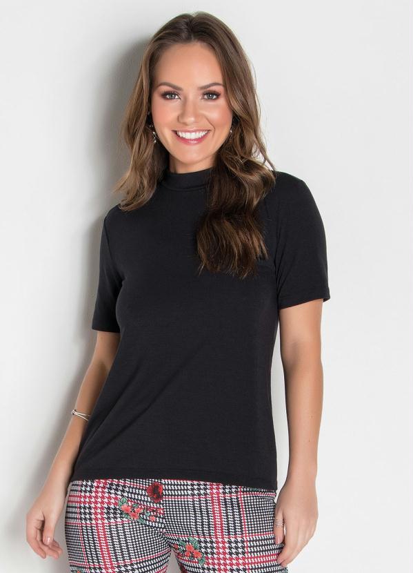 Blusa com Gola Rolê e Abertura nas Costas (Preta) Blusa com Gola Rolê e Abertura nas Costas (Preta)