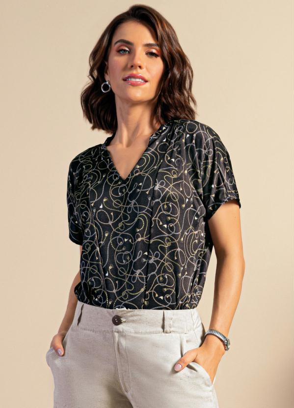 Blusa (Cordas Douradas) com Prega nos Ombros Blusa (Cordas Douradas) com Prega nos Ombros