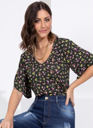 Blusa (Floral) Decote V com Mangas Evas�