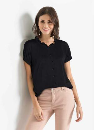 Blusa Manga Curta e Decote com Babado (Preta) Blusa Manga Curta e Decote com Babado (Preta)