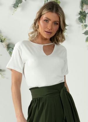 Blusa (Off White) com Vazado Assim�trico no Decote