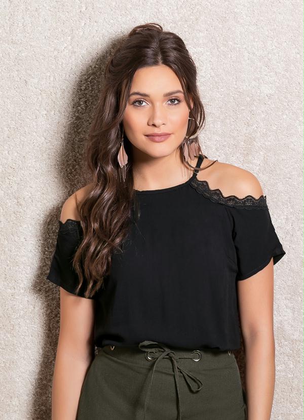 blusa ombro vazado
