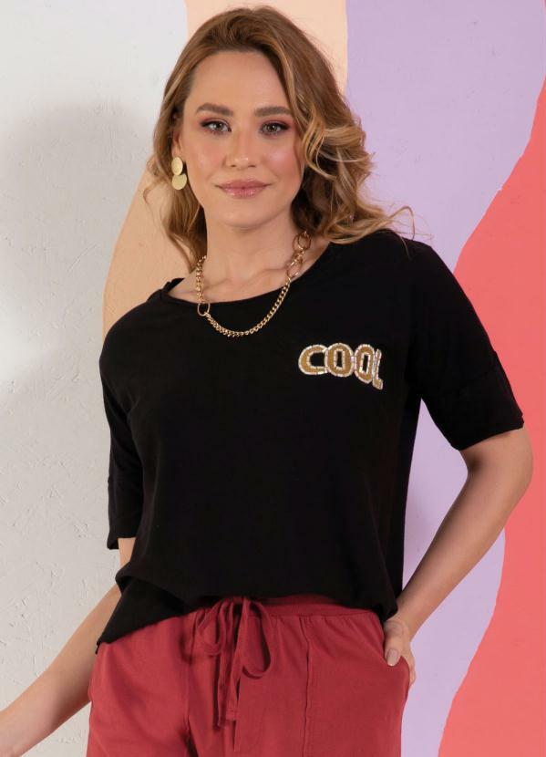 Blusa (Preta) com Barra Arredondada