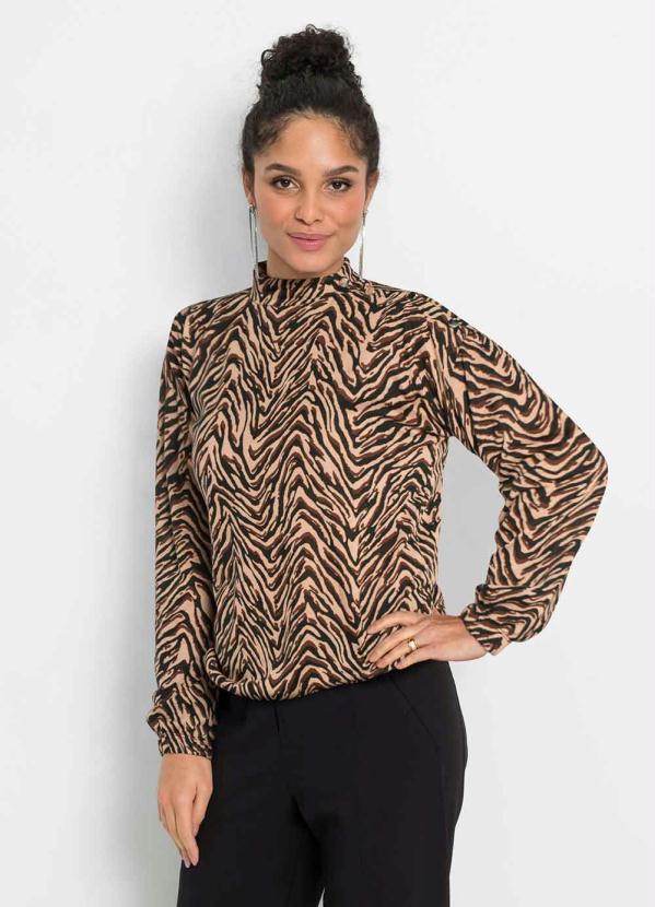 Blusa Animal Print com Gola e Botões (Bege/Preto) Blusa Animal Print com Gola e Botões (Bege/Preto)