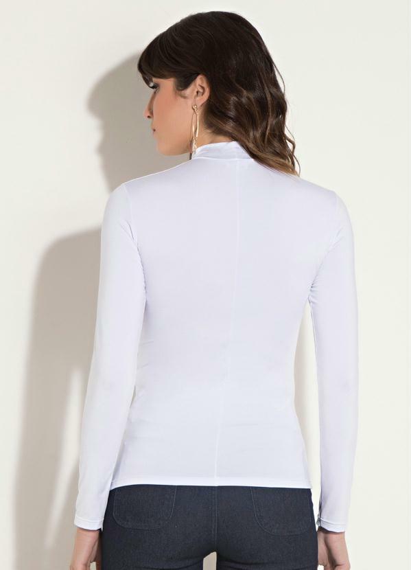 blusa branca gola alta manga curta
