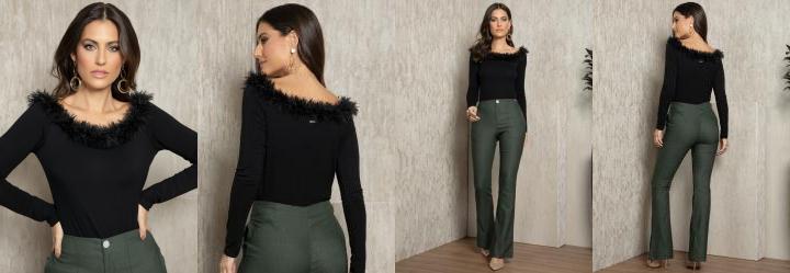 Blusa Preta com Pluma no Decote