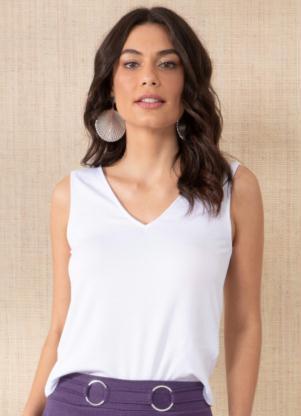 Blusa (Branca) com Detalhe de Argola nas Costas Blusa (Branca) com Detalhe de Argola nas Costas