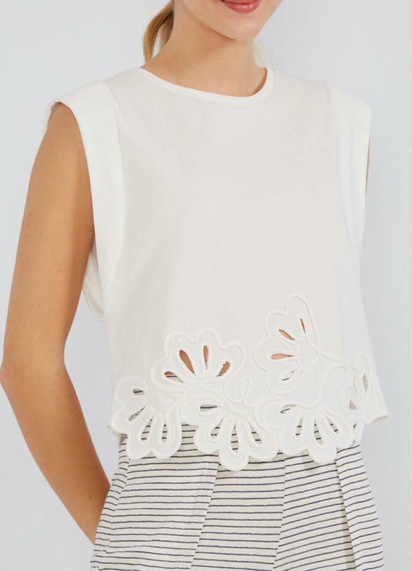 blusa cropped bordado