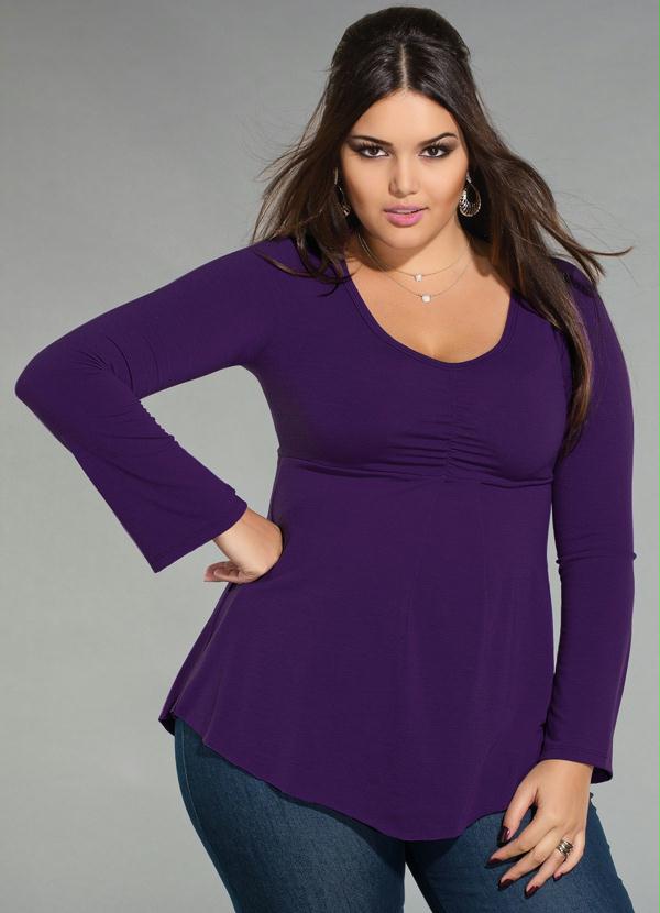 blusa roxa plus size