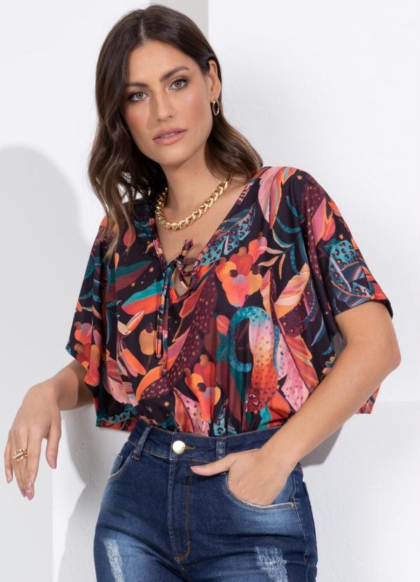 Body Amplo (Tropical Preto) com Detalhe no Decote