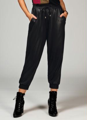 Cal�a Jogger (Preta) com Bolsos Funcionais