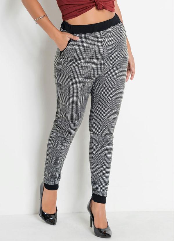 calça jogger quadriculada