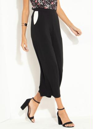 Cal�a Cropped com Bolsos (Preta e Off)