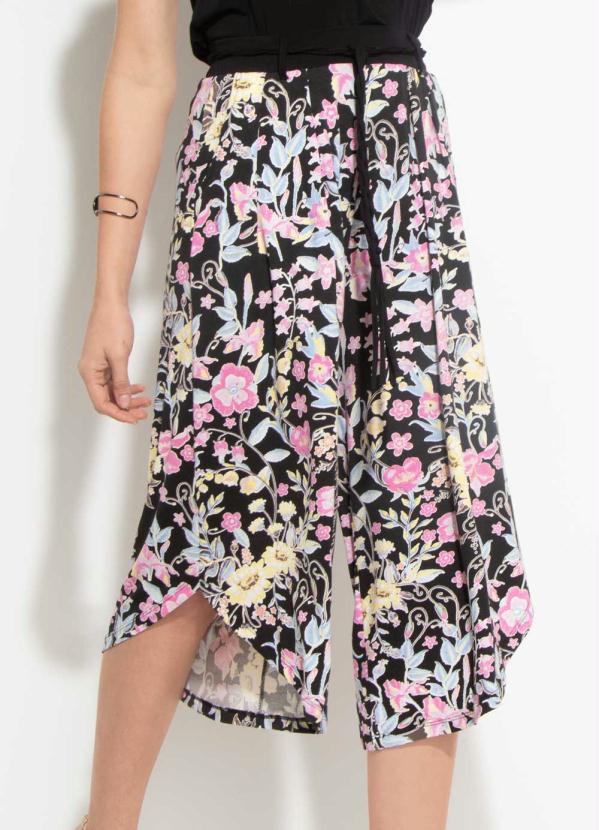 Calça Pantacourt (Floral Dark) Quintess Calça Pantacourt (Floral Dark) Quintess