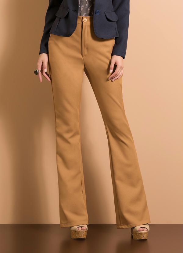 calça flare de alfaiataria