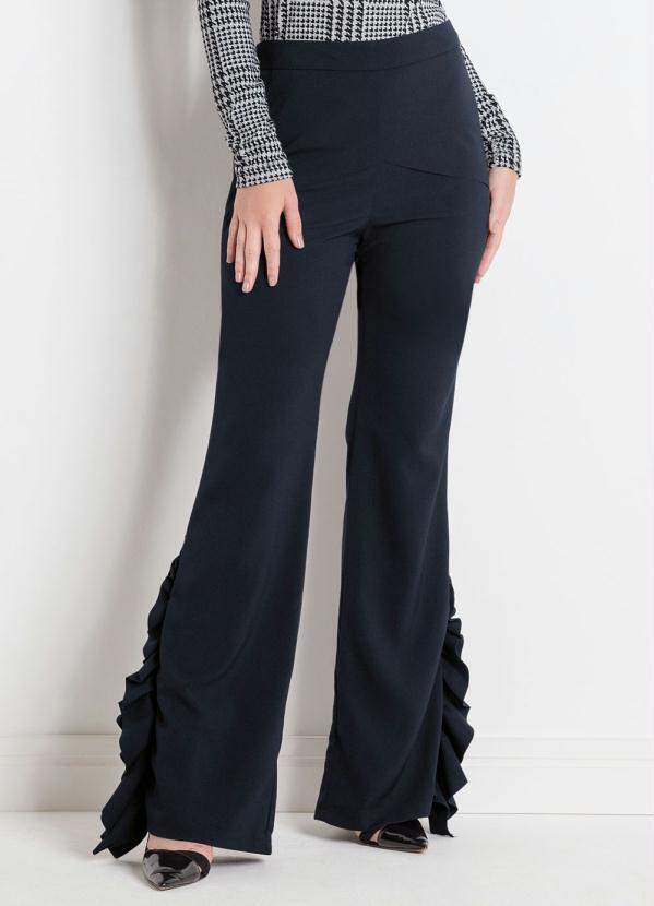 calça flare com babado