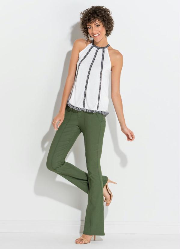 calça flare verde