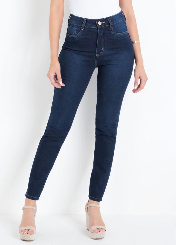 calça jeans com cinta interna