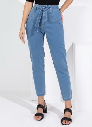Cal�a (Jeans Claro) com Faixa e Bolsos