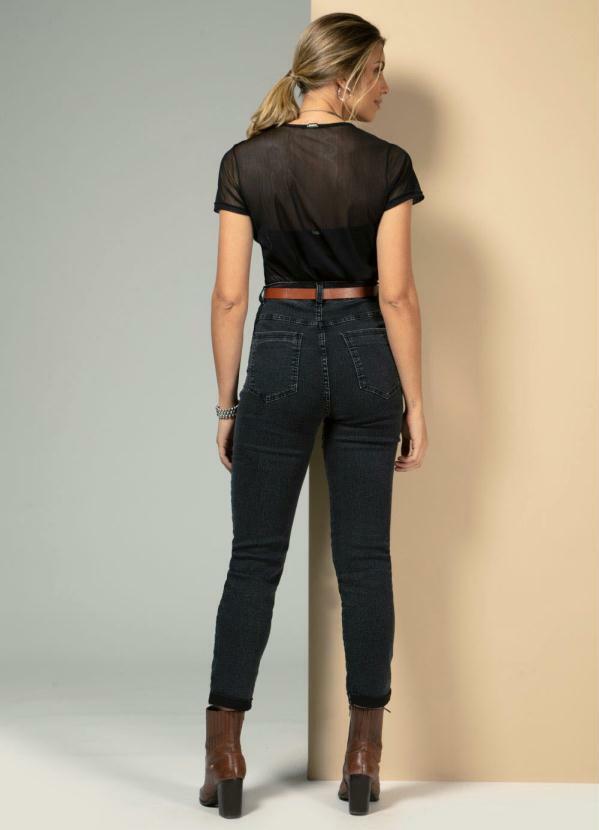 calça jeans com elastico na lateral