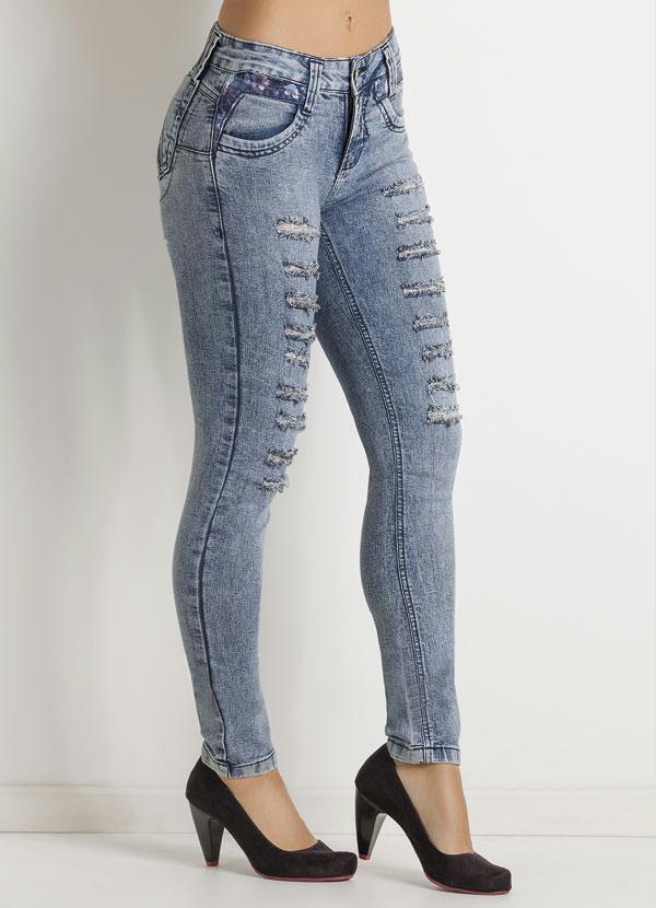 calça skinny destroyed