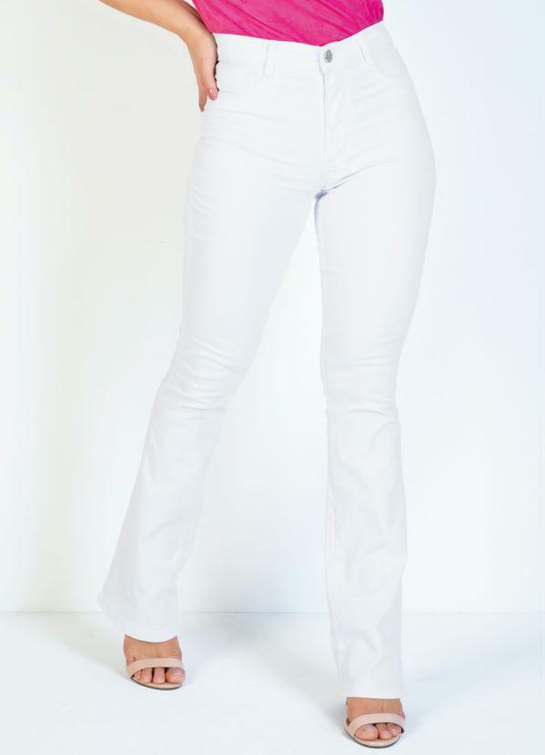 calça branca bootcut