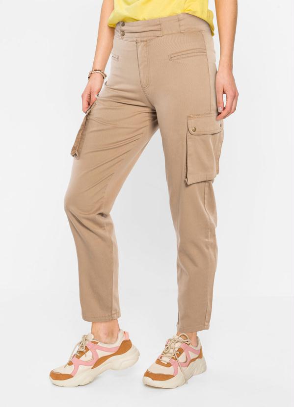 Cal�a com Bolsos Cargo (Bege)