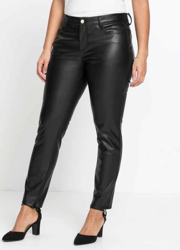 calça em material sintetico