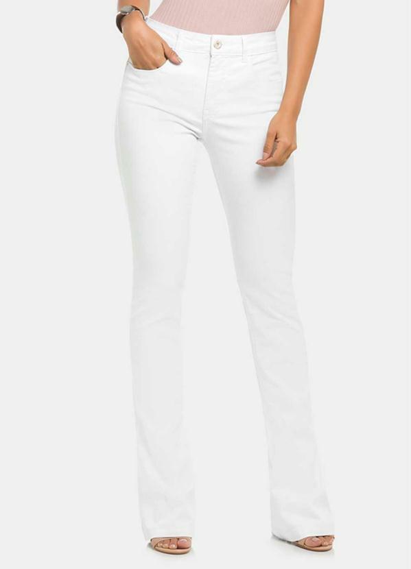 calça boot cut branca