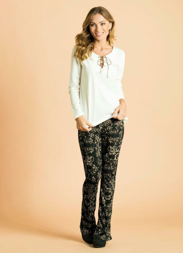 calça flare estampada floral