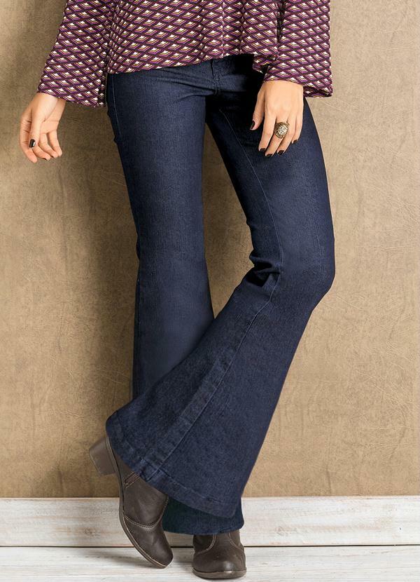 calça jeans flare feminina