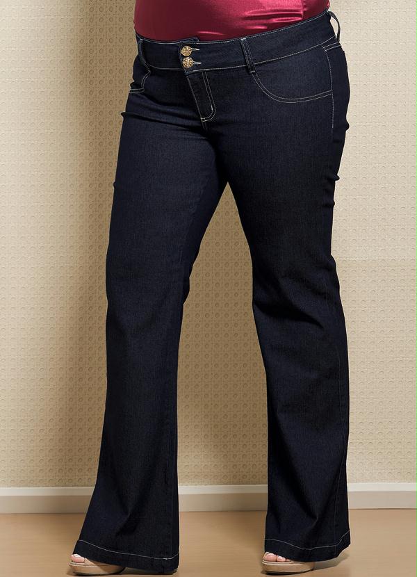 calças jeans flare plus size