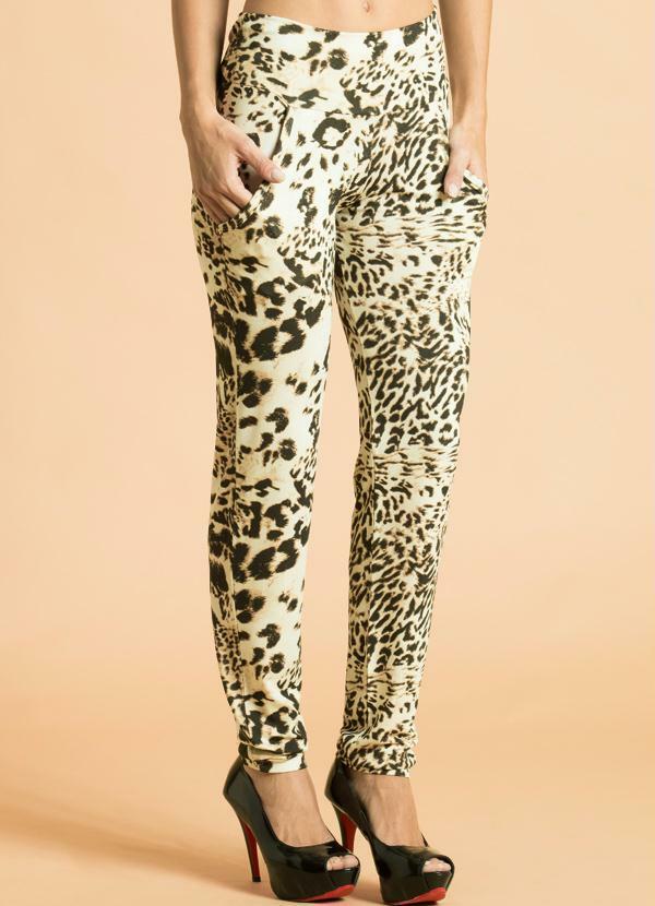 calça estampa animal print