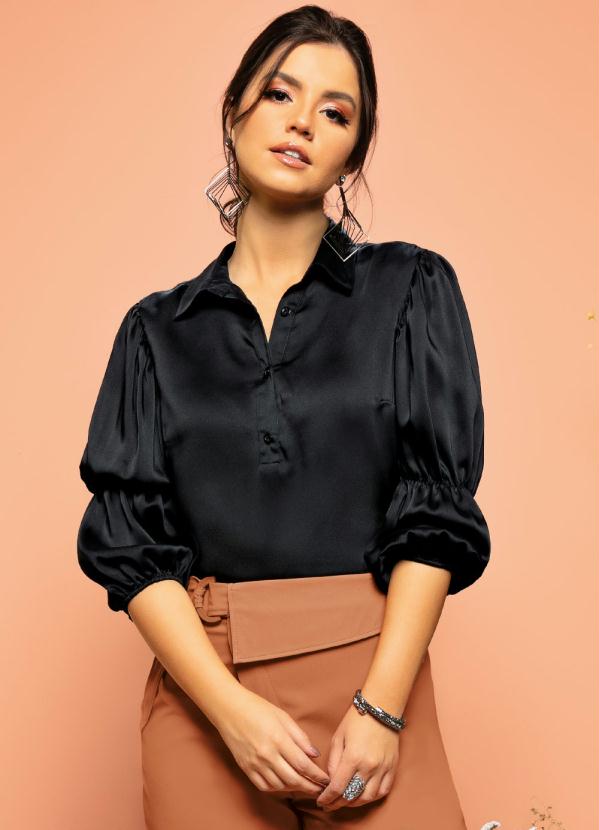 Camisa (Preta) com Mangas Bufantes Camisa (Preta) com Mangas Bufantes